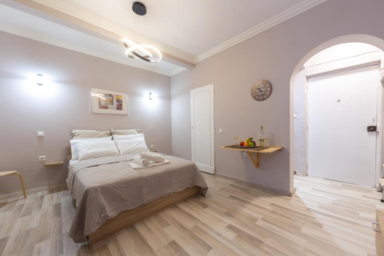 Plato'S Square Apartments Athene Buitenkant foto