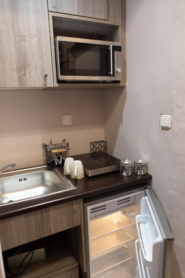 Plato'S Square Apartments Athene Buitenkant foto